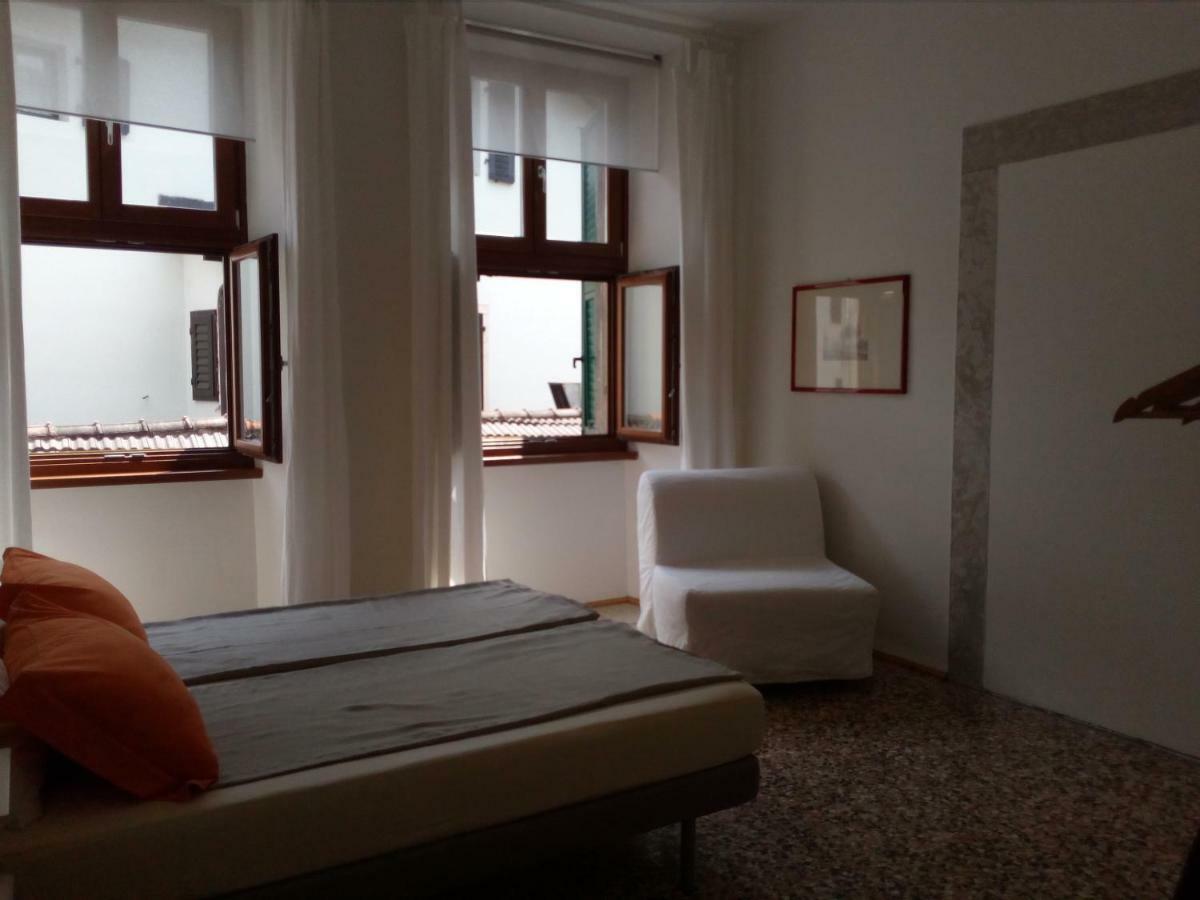 B&B Mazzini Тренто Екстер'єр фото