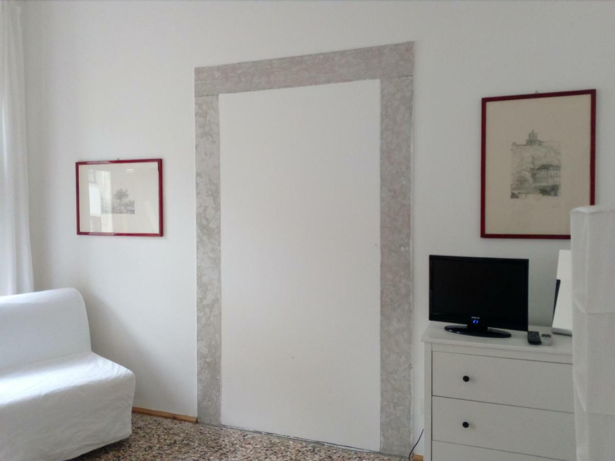 B&B Mazzini Тренто Екстер'єр фото